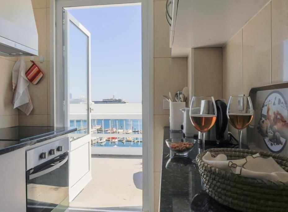 Guestready - Marina View Top Floor With Terrace Ponta Delgada Eksteriør bilde